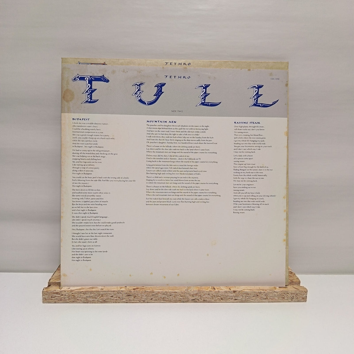 Jethro Tull crest of a knave vinyl record VG+/VG+ CDL 1590