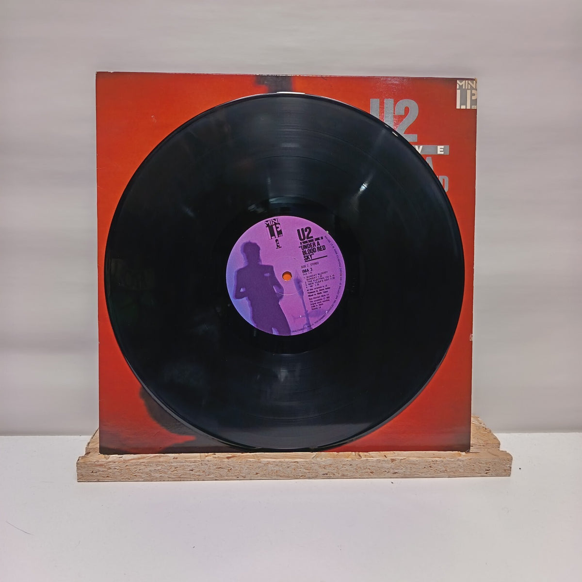 U2 live under a blood red sky vinyl record VG+/VG+ IMA 3