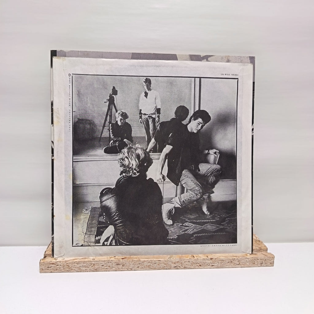 A-ha hunting high and low vinyl record VG+/VG+ WX 30