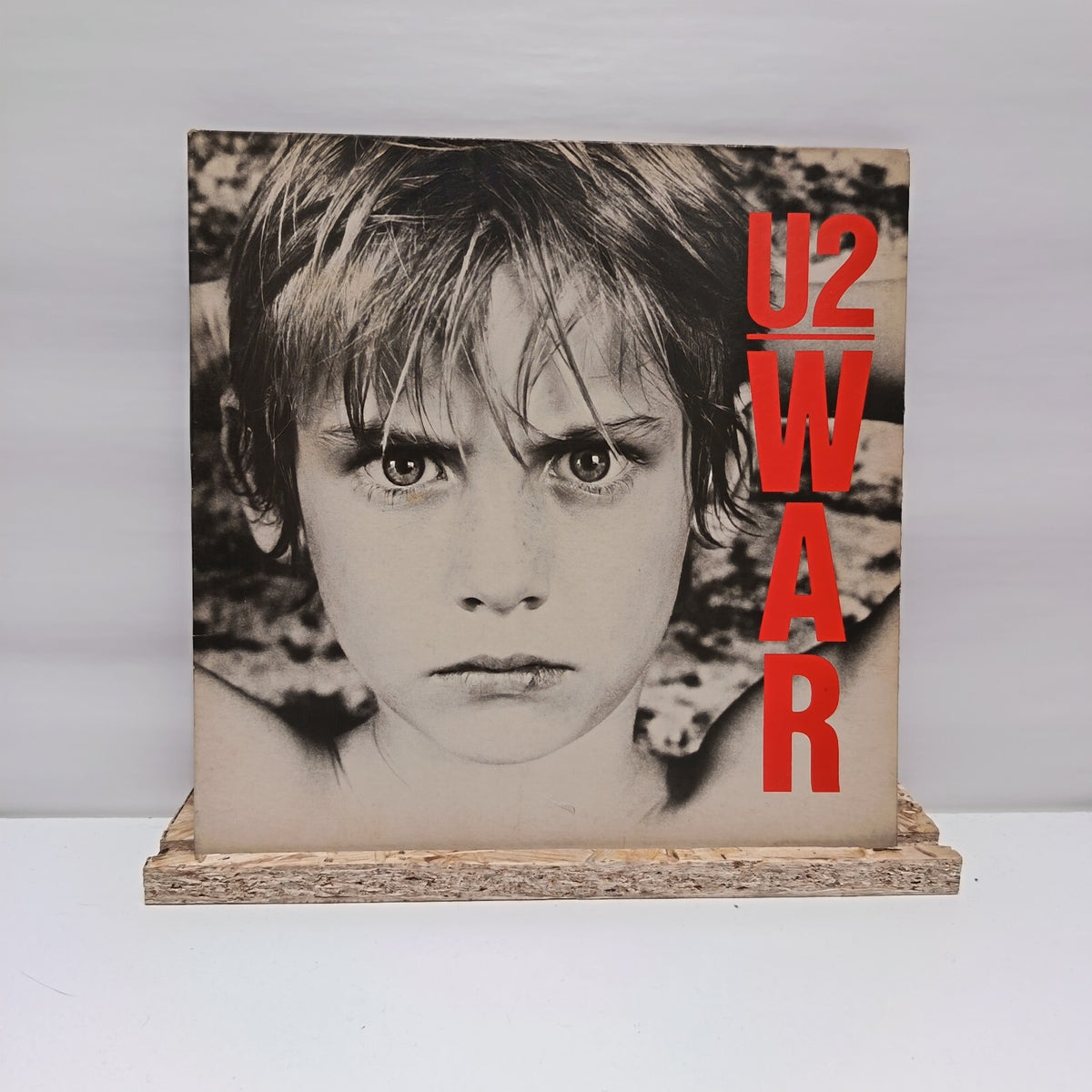 U2 war vinyl record 1983 VG+/VG+ ILPS 9733