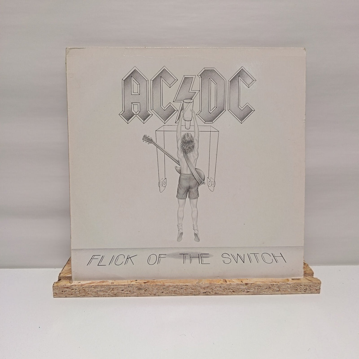 AC/DC flick of the switch vinyl record VG+/VG+ 78-0100-1