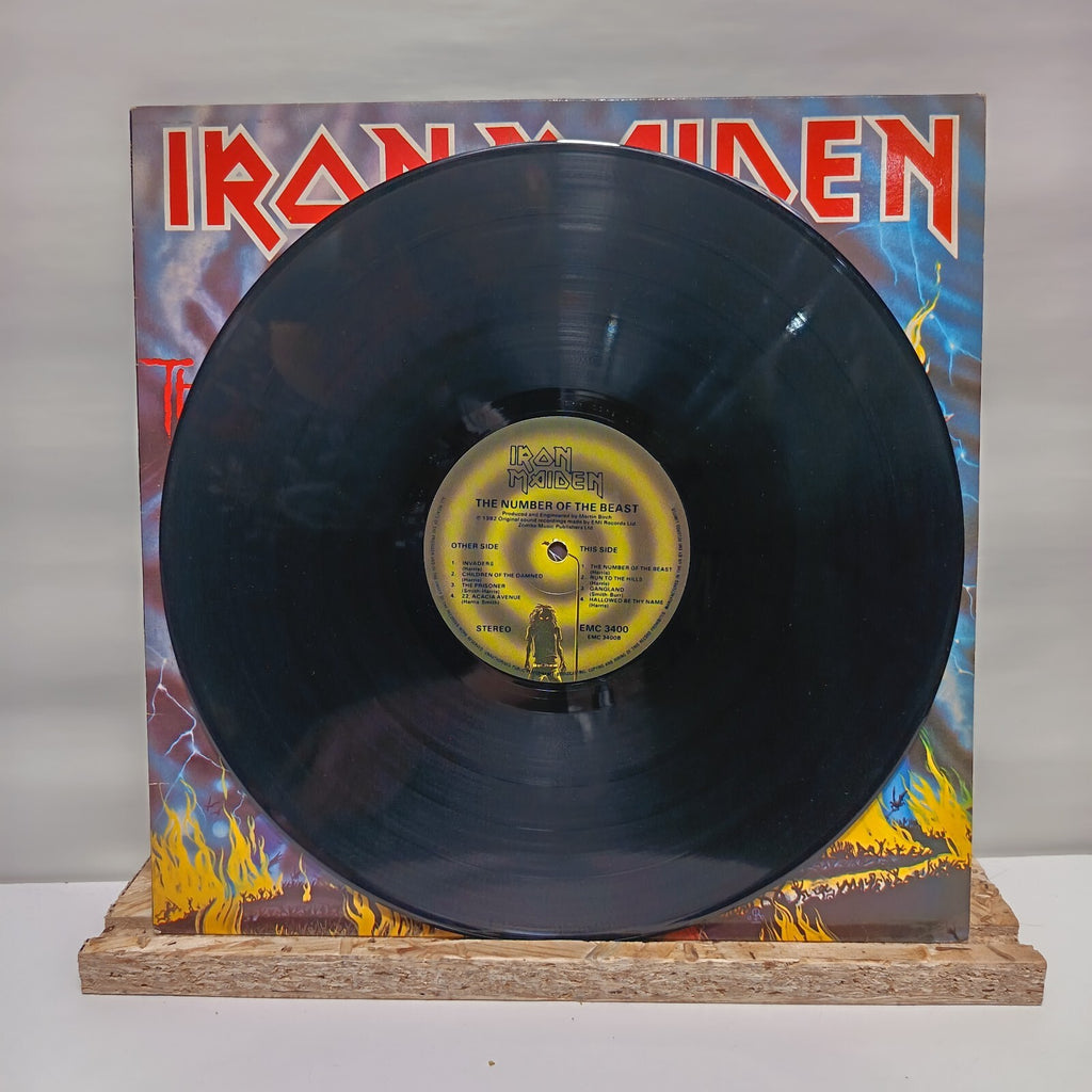 Iron Maiden the number of the beast vinyl record 1982 VG+/VG+ EMC 3400