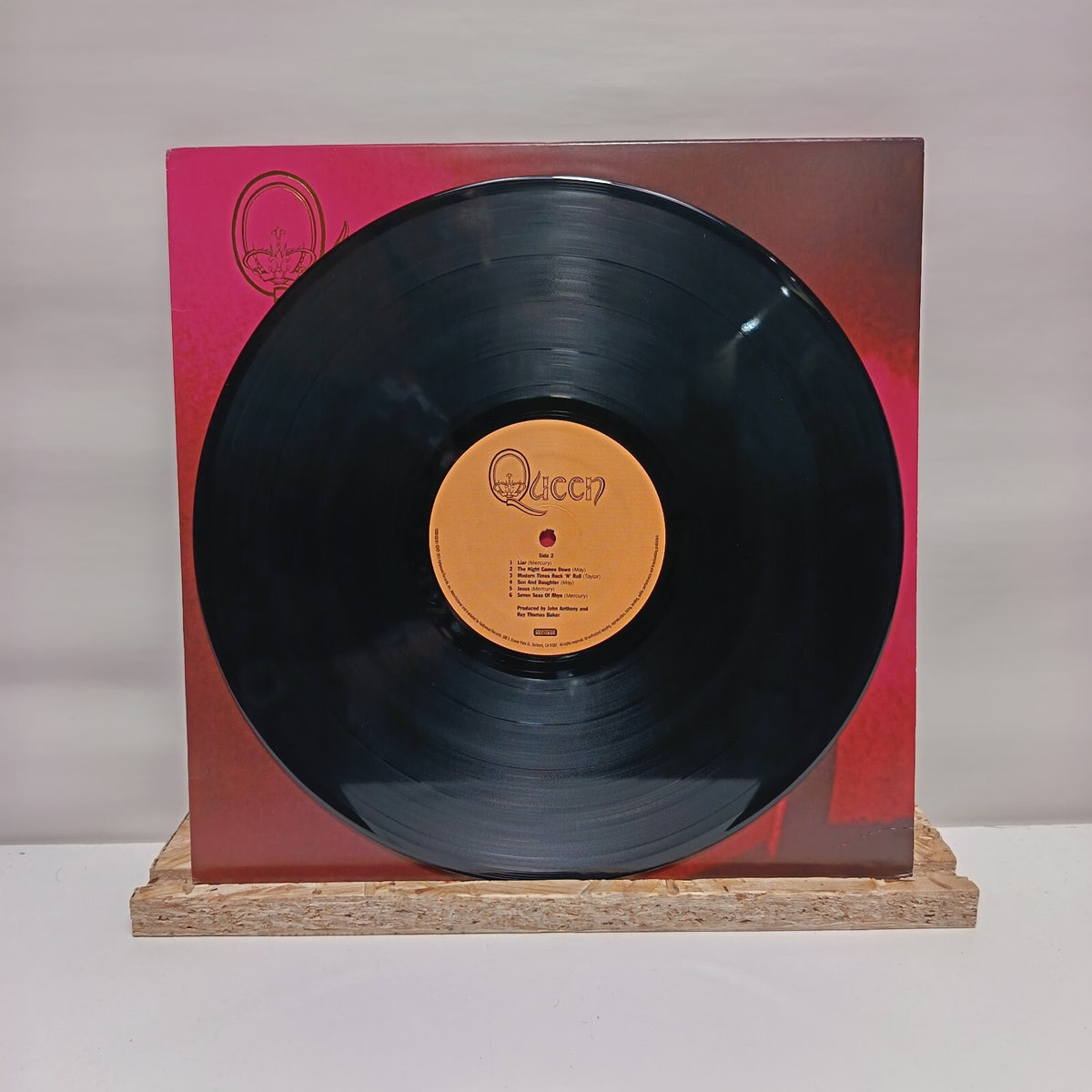 Queen self titled vinyl record EX/VG+ D000436301