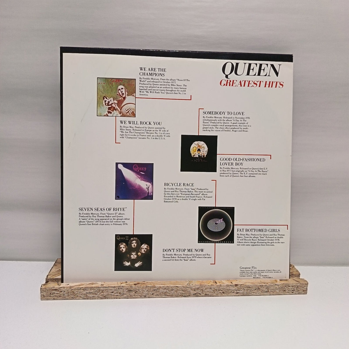Queen greatest hits vinyl record EX/VG+ EMTV30
