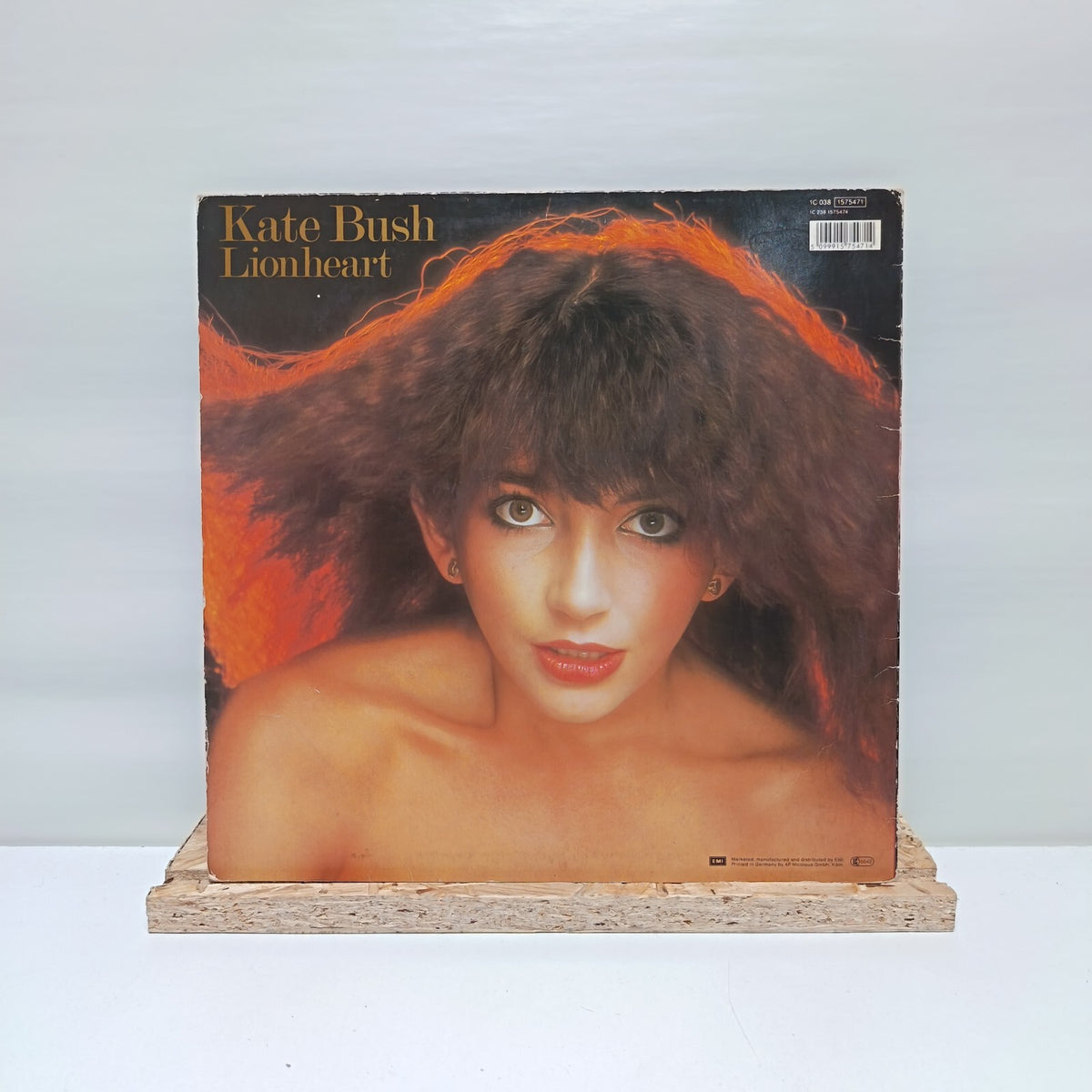 Kate Bush lionheart vinyl record VG+/VG+ 1C 038 1575471