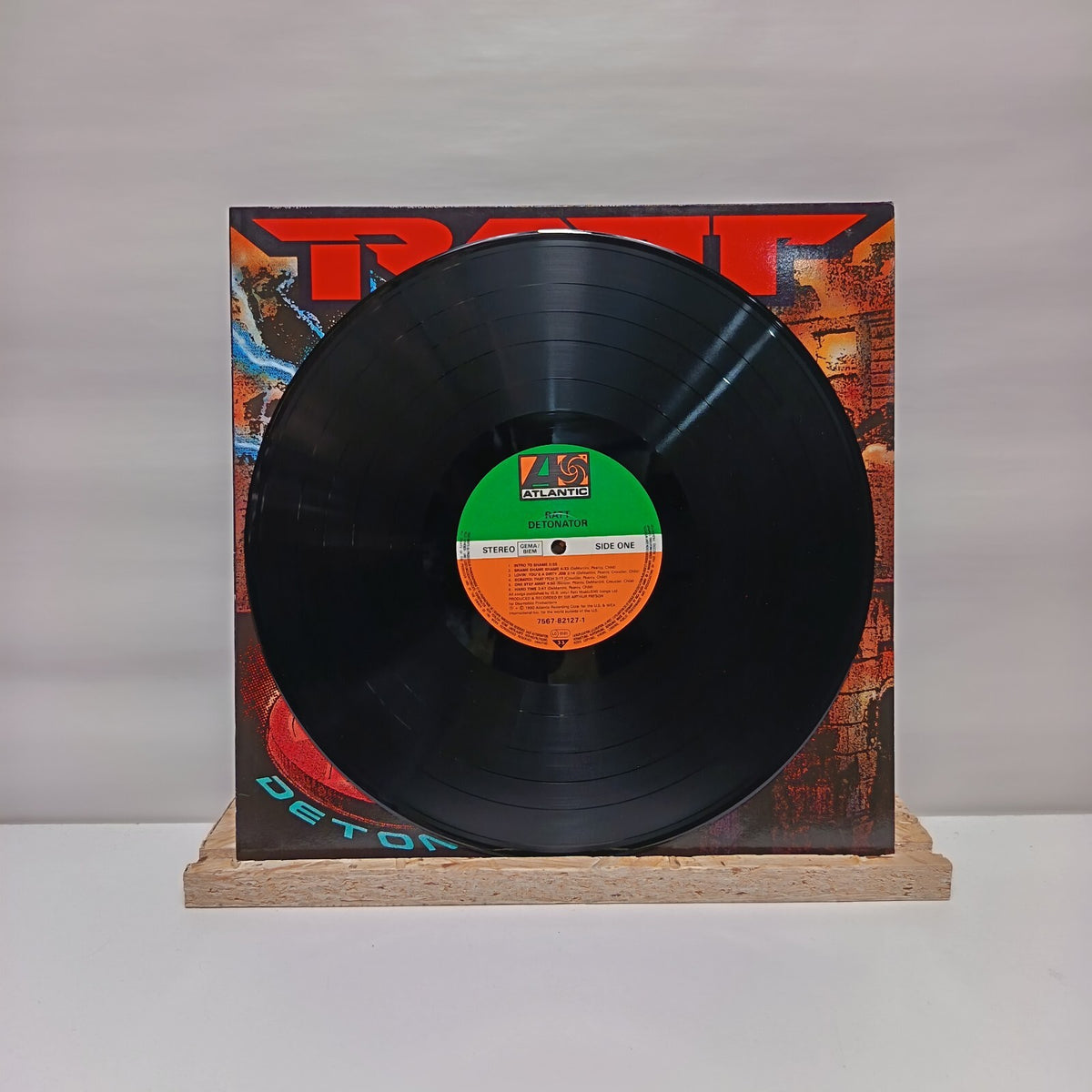 Ratt detonator vinyl record EX/VG+ 7567-82127-1