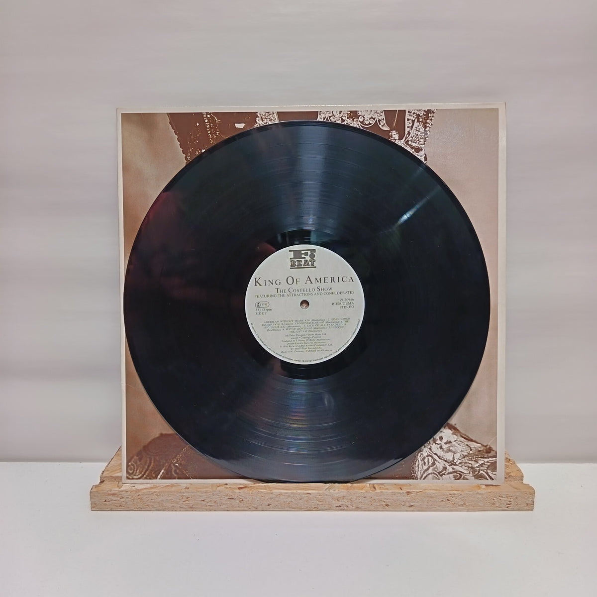The Costello Show king of america vinyl record VG+/VG+ ZL70946