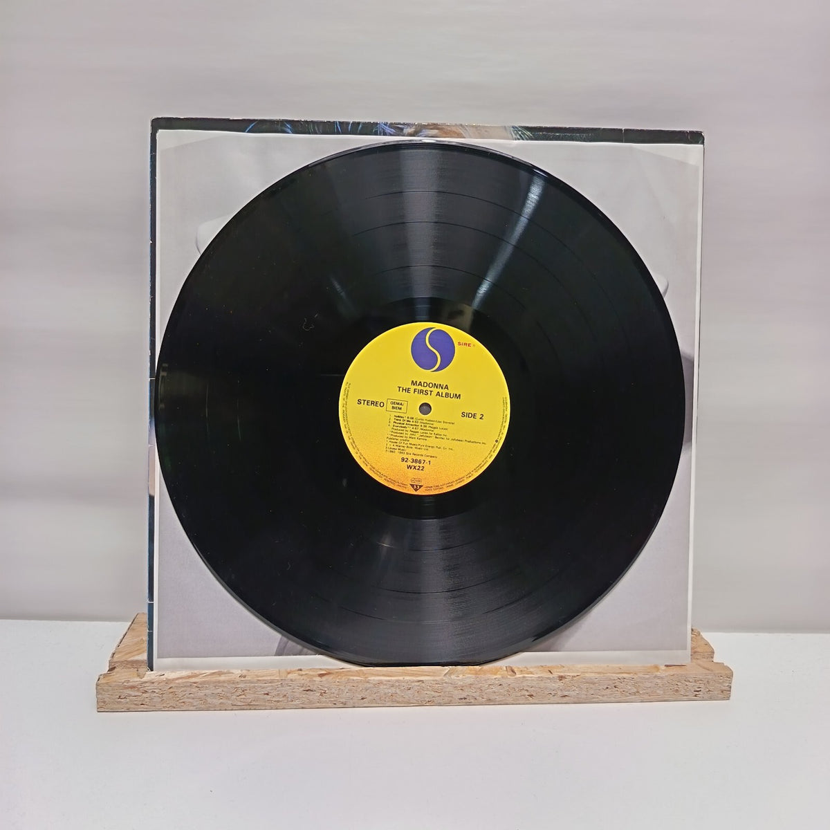 Madonna the first album vinyl record VG+/VG+ 92 3867-1