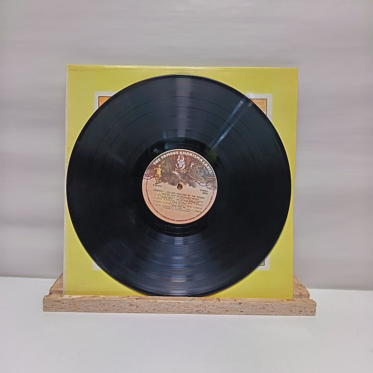 Genesis selling england by the pound vinyl record VG+/VG+ 6369 944