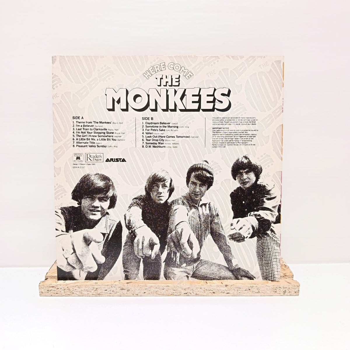 The Monkees here come the monkees vinyl record EX/VG+ GSIX-A-12-117