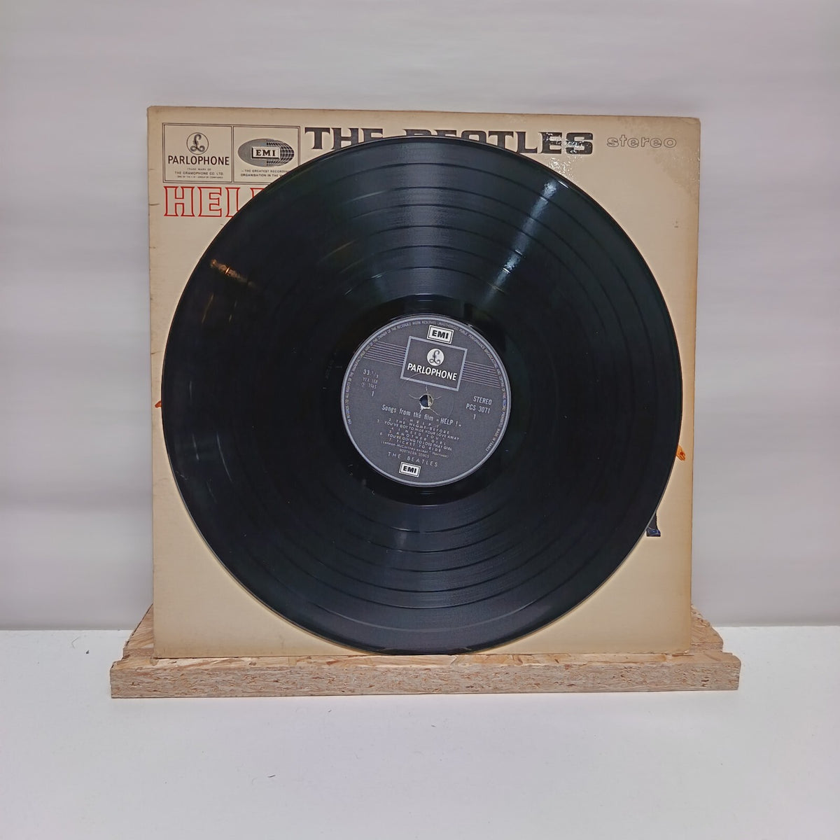 The Beatles help! vinyl record VG+/VG+ PCS 3071