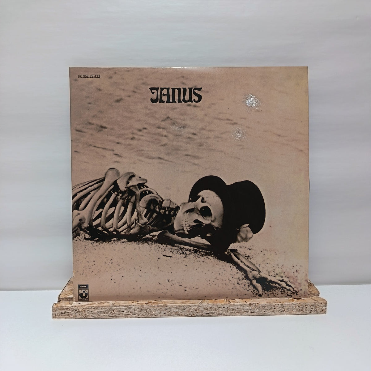 Janus gravedigger vinyl record VG+/VG+ Reissue