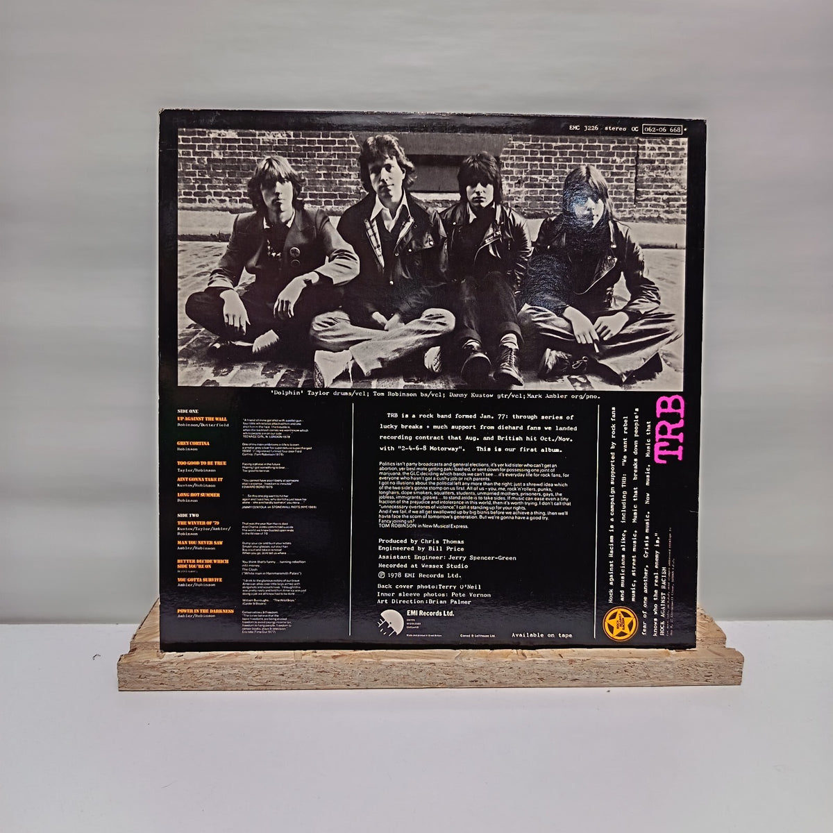 Tom Robinson power in the darkness vinyl record VG+/VG+ EMC 3226