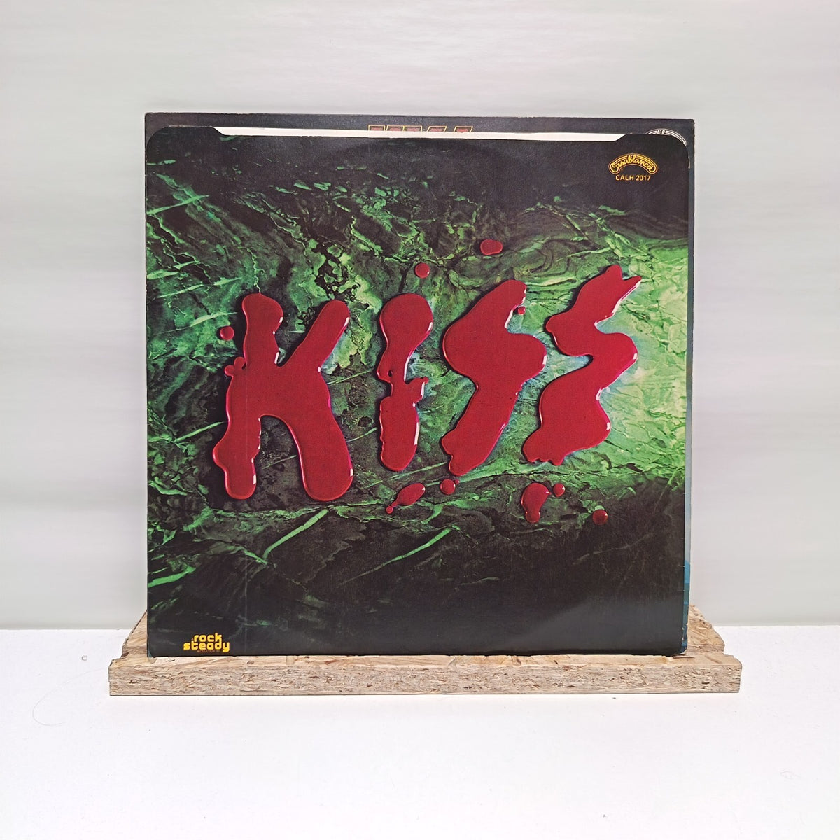Kiss love gun vinyl record VG+/VG+ CALH 2017