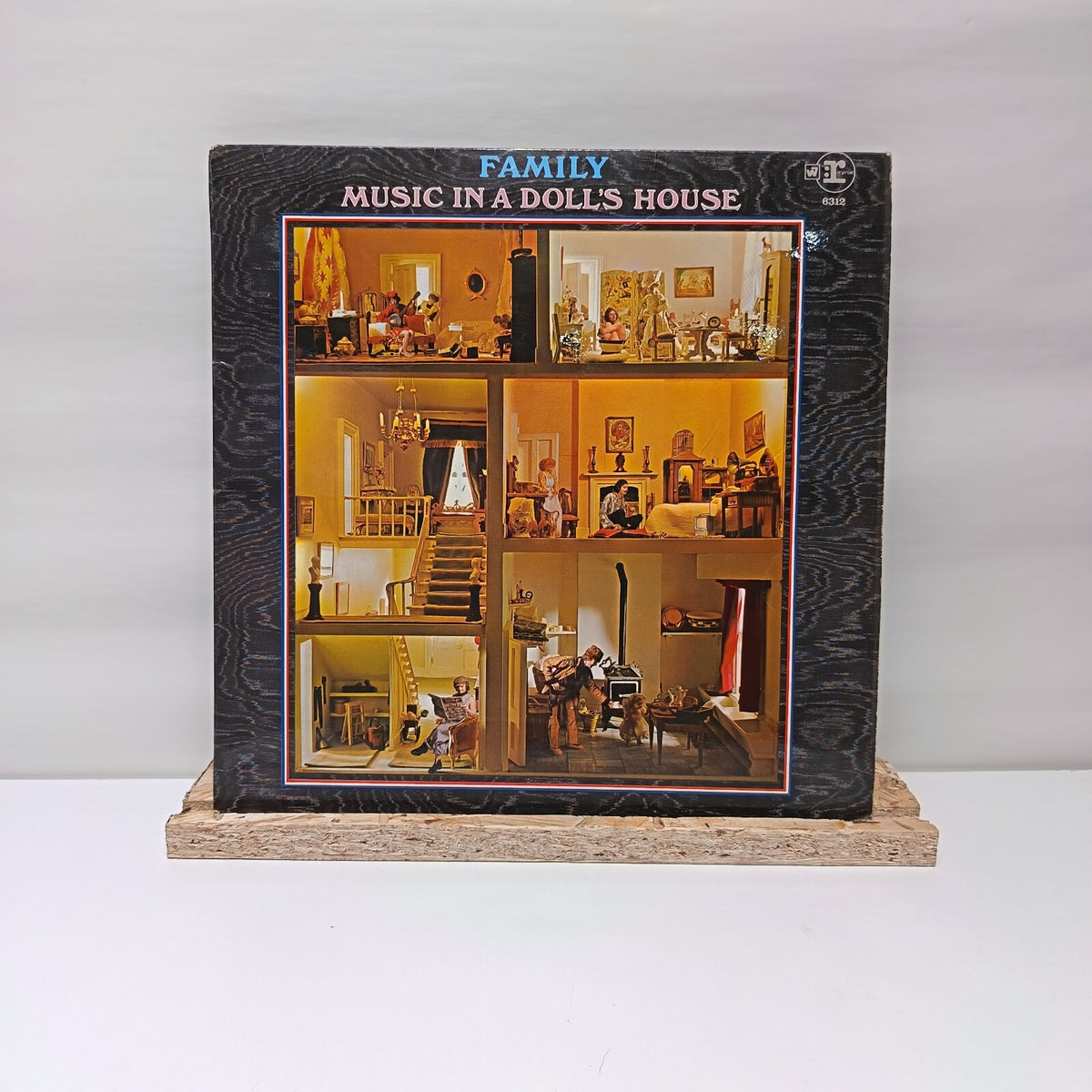 Family music in a doll's house vinyl record 1968 VG+/VG+ RLP 6312