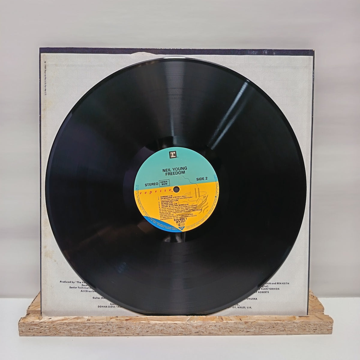 Neil Young freedom vinyl record VG+/VG+ WX 257