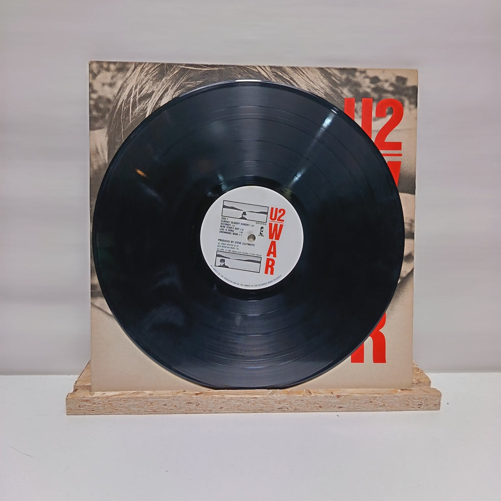 U2 war vinyl record 1983 VG+/VG+ ILPS 9733