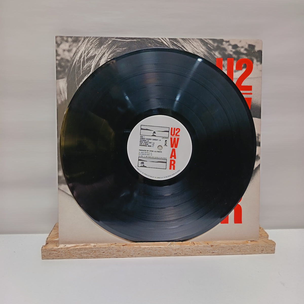 U2 war vinyl record EX/EX ILPS 9733
