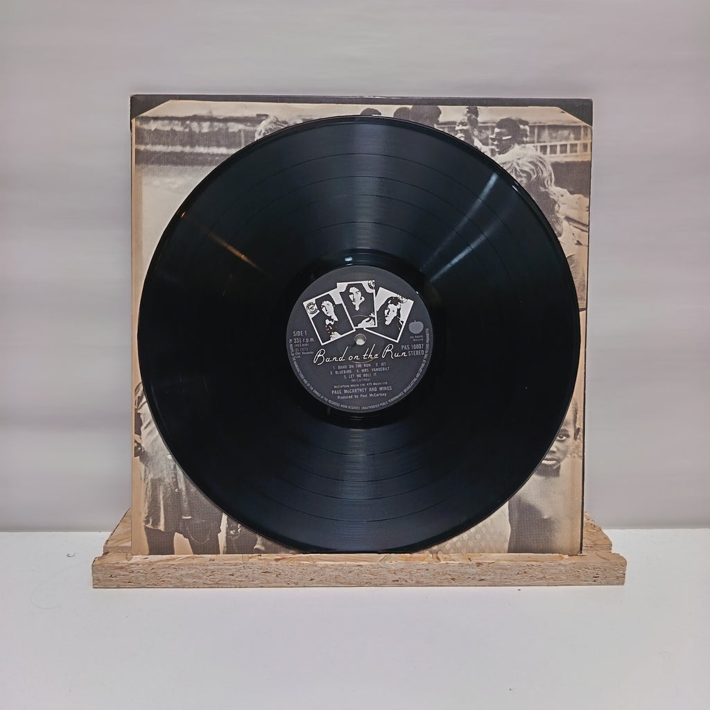 Wings band on the run vinyl record VG+/VG+ PAS 10007