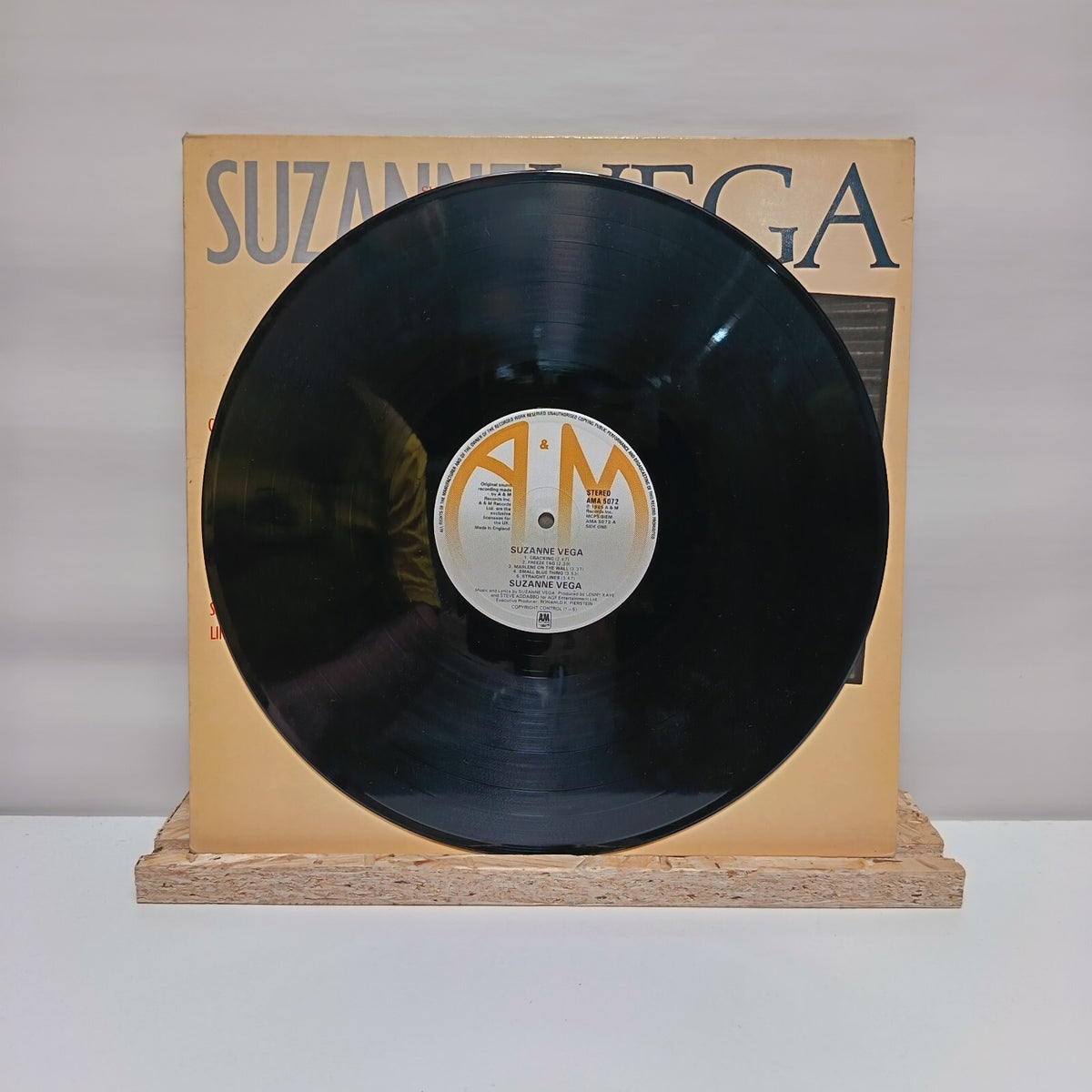 Suzanne Vega self titled vinyl record VG+/VG+ AMA 5072