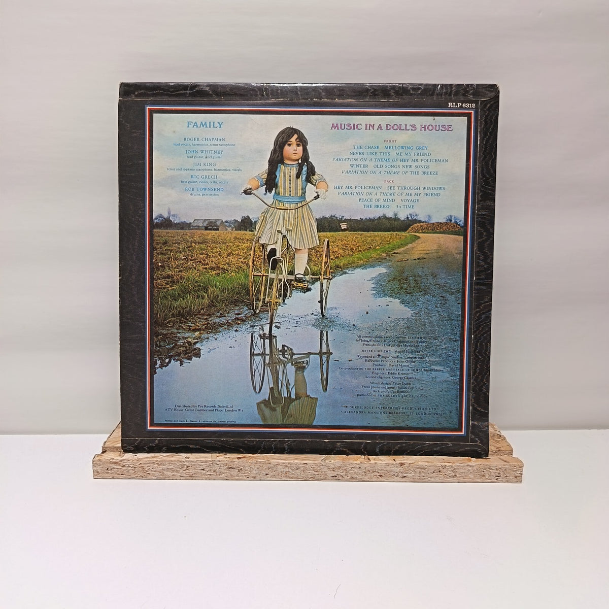 Family music in a doll's house vinyl record 1968 VG+/VG+ RLP 6312