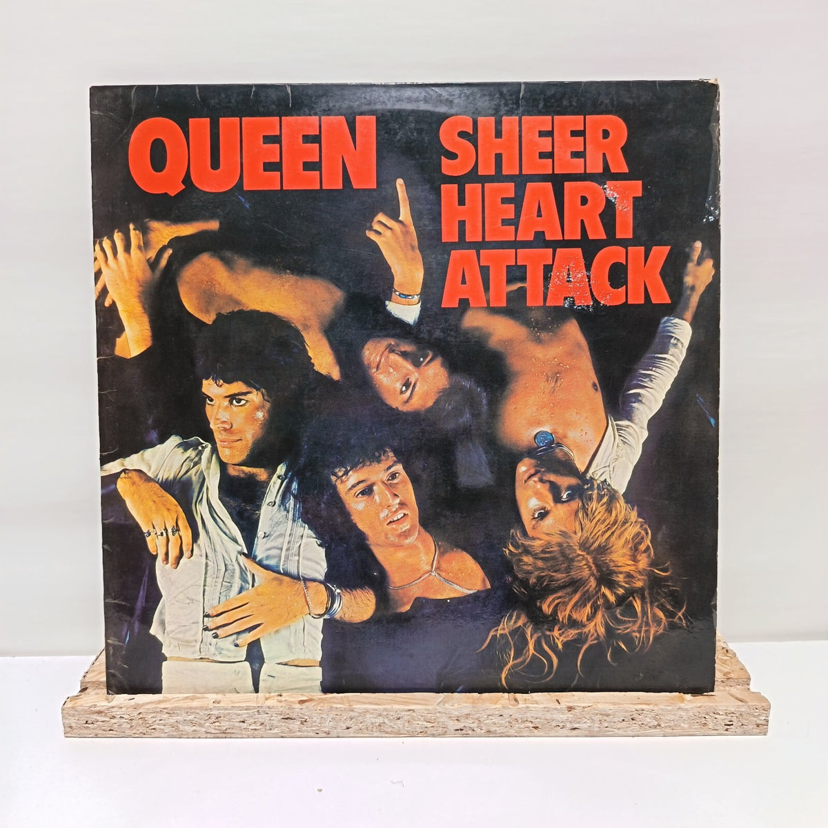 Queen sheer heart attack vinyl record VG+/VG+ EMC 3061