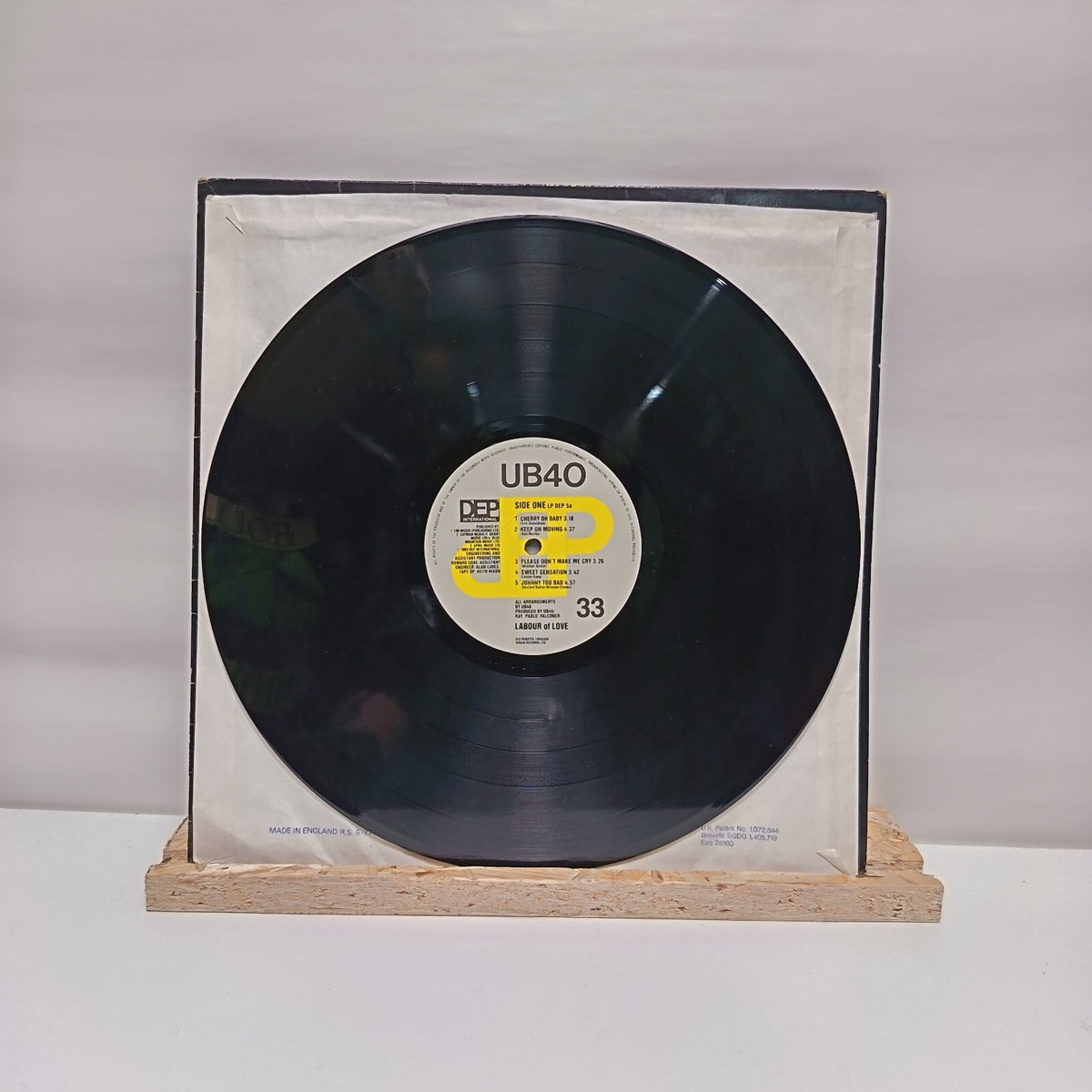 UB40 labour of love vinyl record VG+/VG+ LP DEP 5