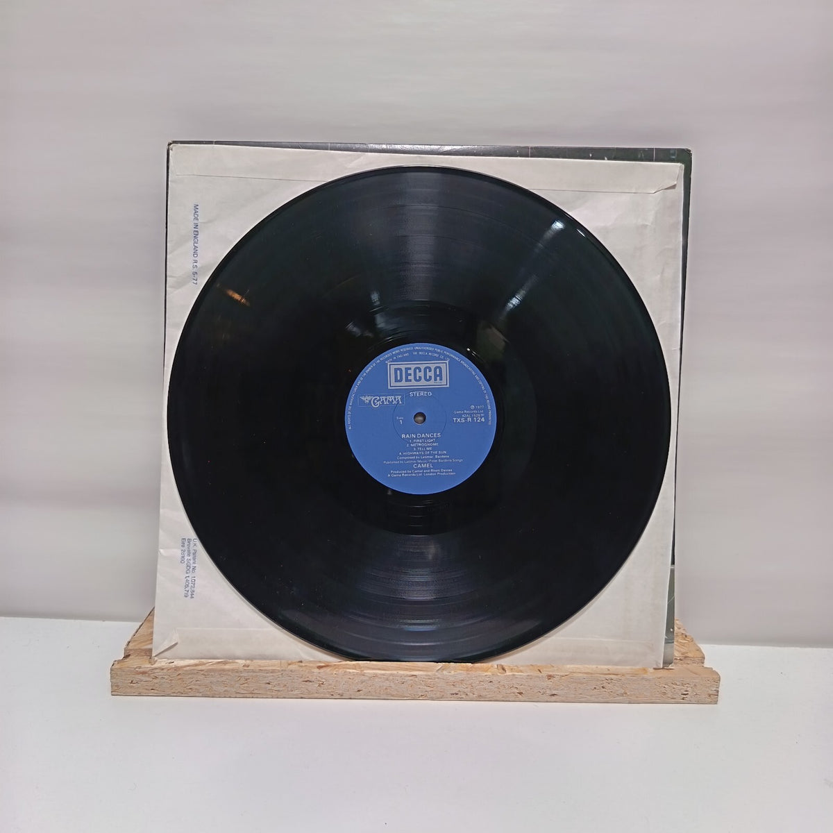 Camel rain dances vinyl record VG+/VG+ TXS-R 124