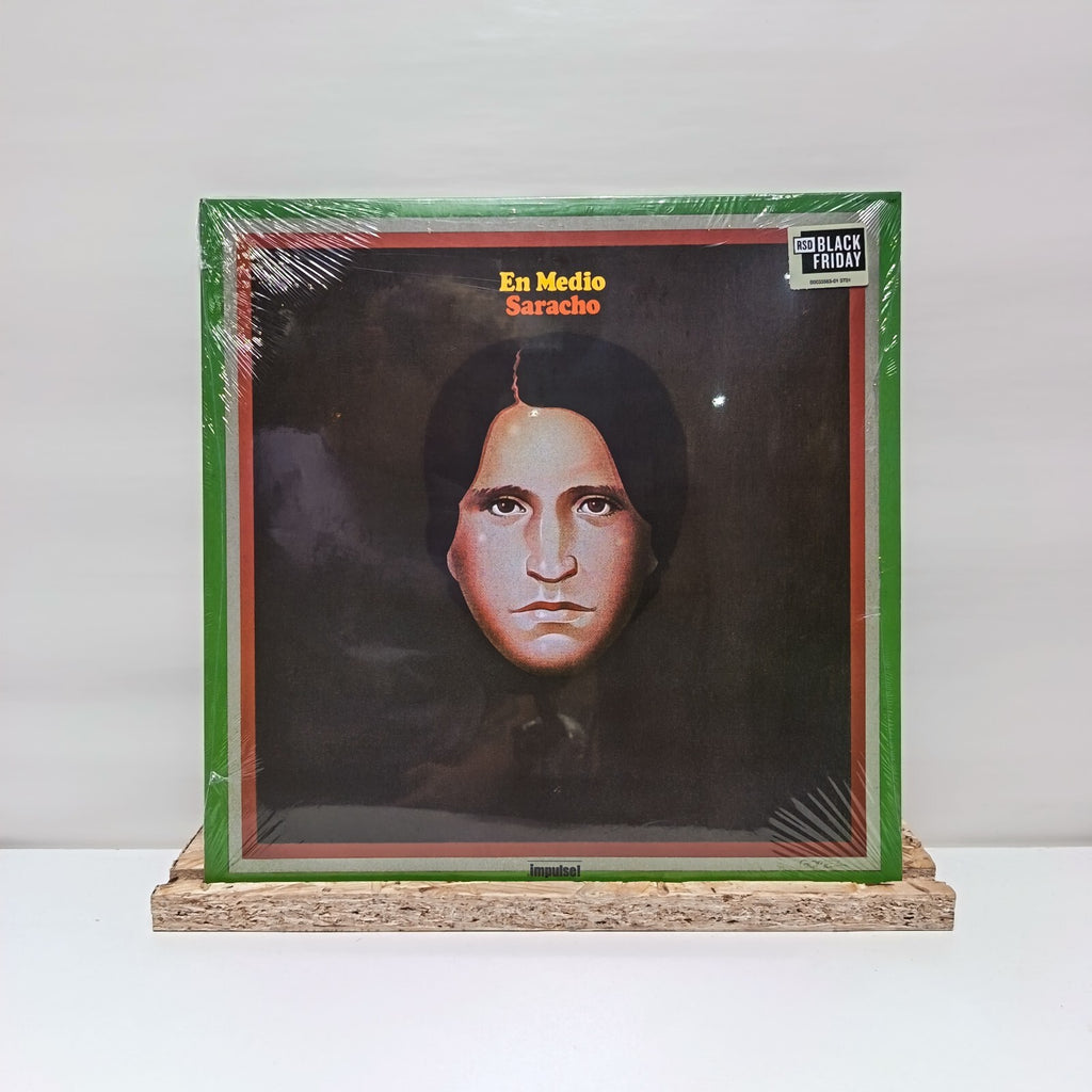 Garrett Saracho en medio vinyl record