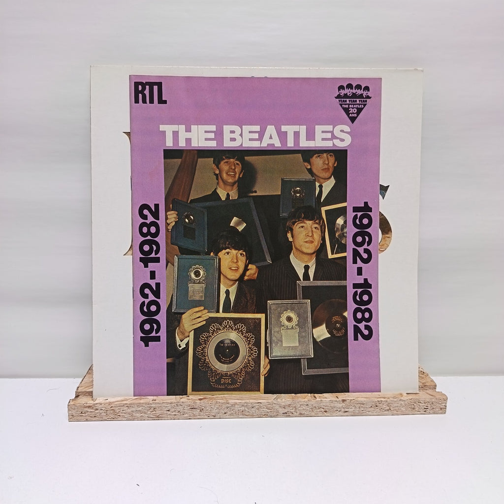The Beatles 20 greatest hits vinyl record VG+/VG+ 2C 070-07674