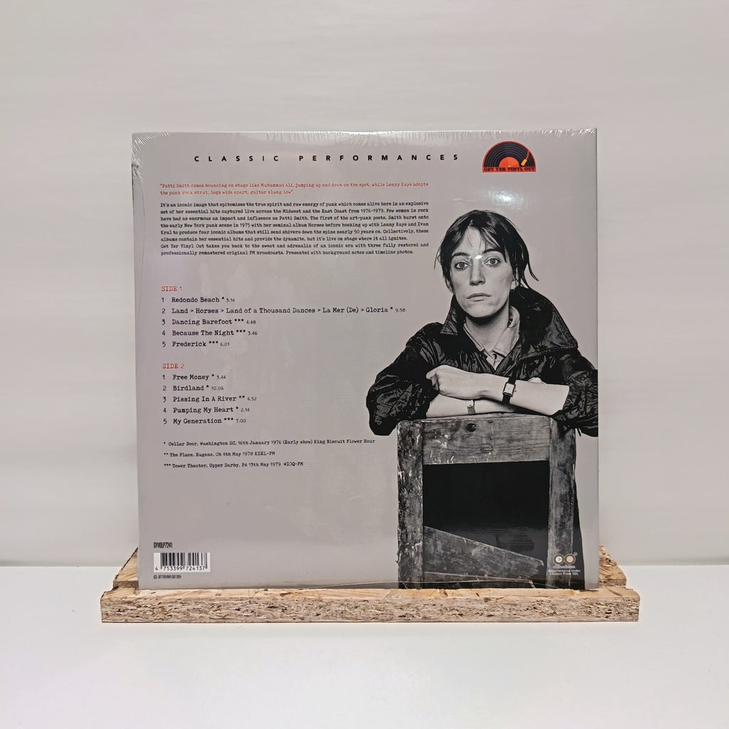 Patti Smith hits vinyl record