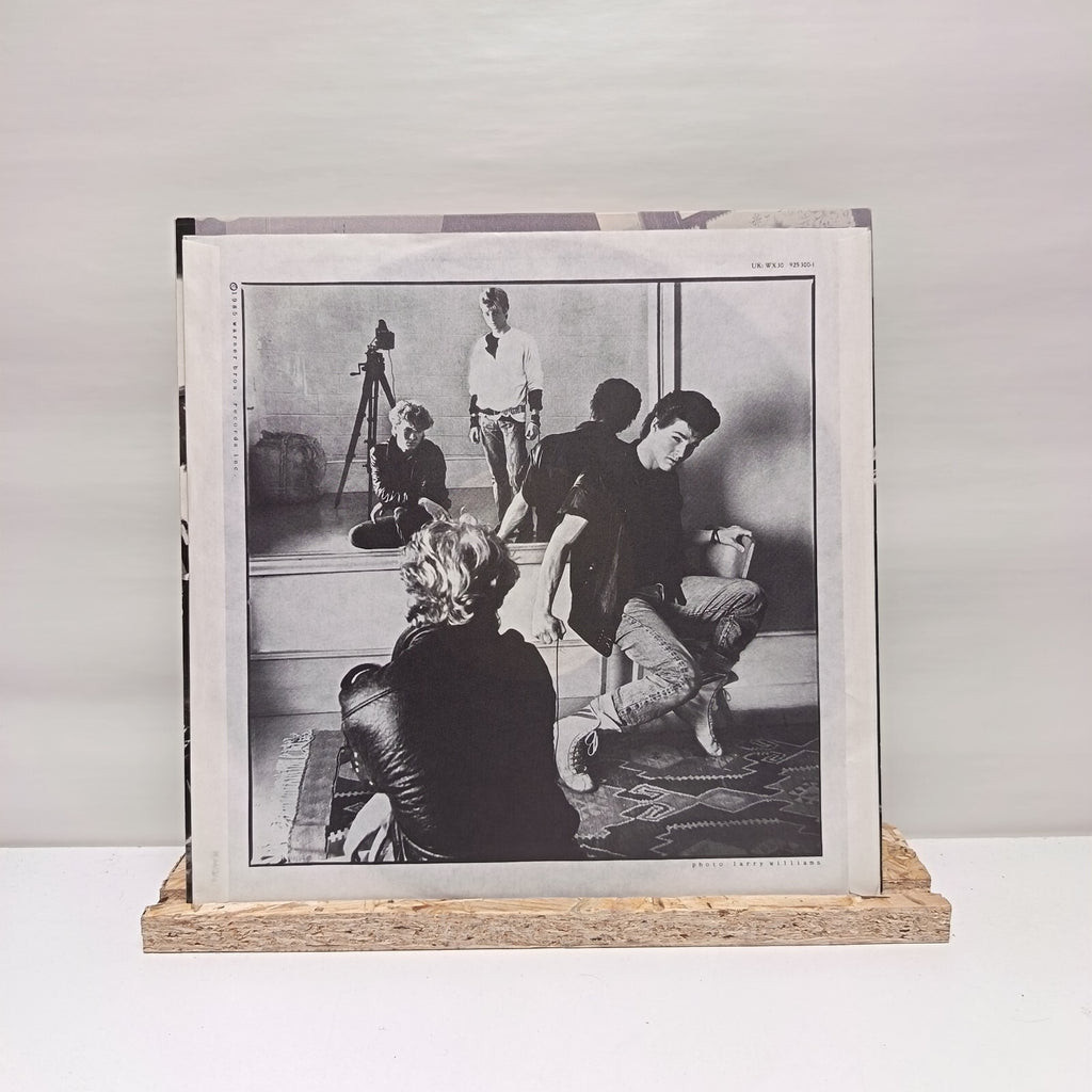 A-ha hunting high and low vinyl record EX/EX 925 300-1