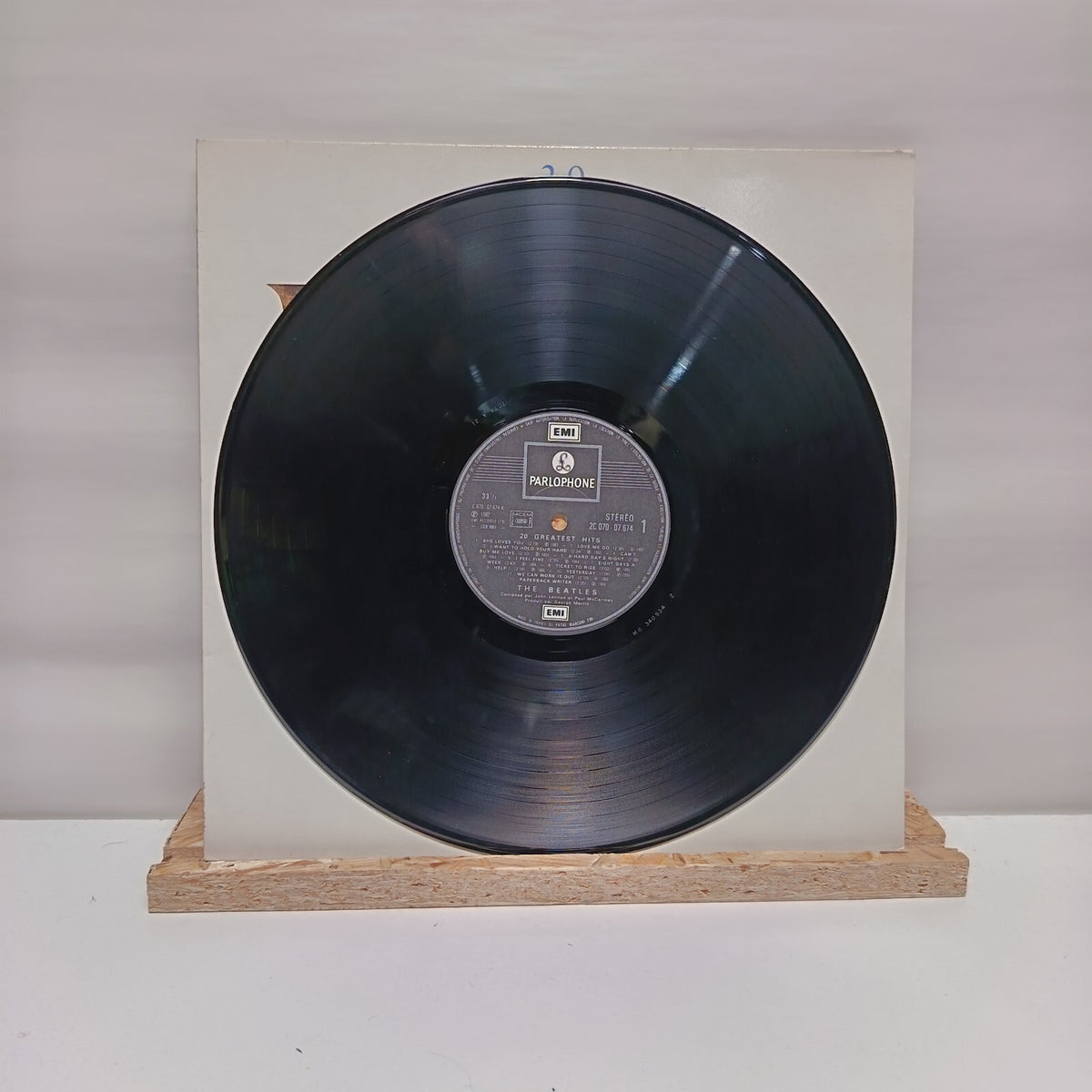 The Beatles 20 greatest hits vinyl record VG+/VG+ 2C 070-07674