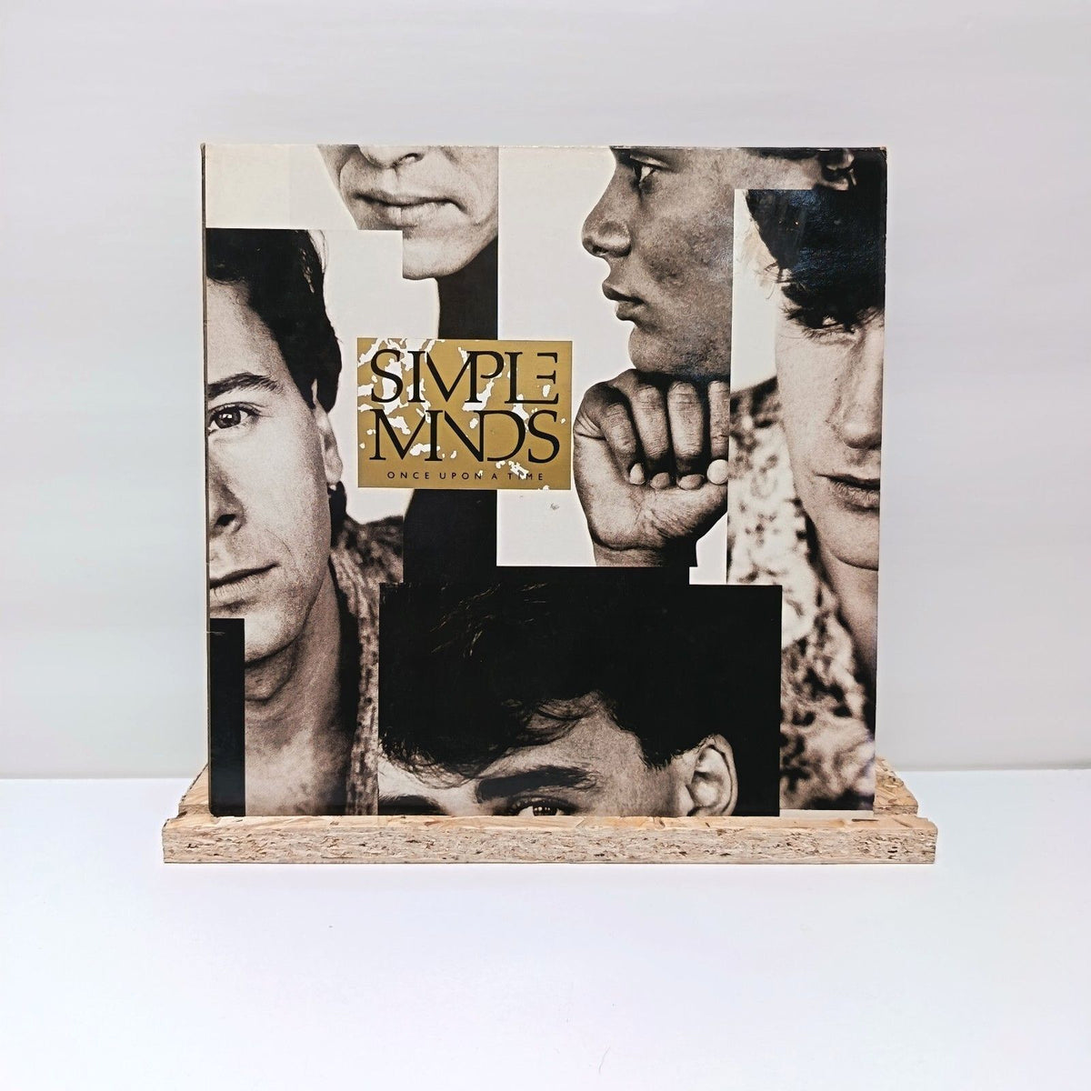 Simple Minds once upon a time vinyl record VG+/VG+ V2364